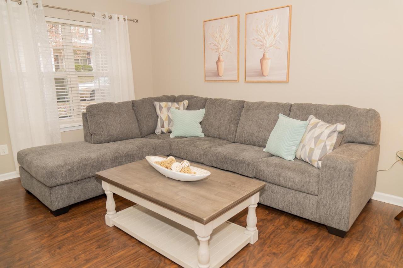 Beautiful Spacious 4 Bedroom House , Sleeps 8+ Raleigh Buitenkant foto