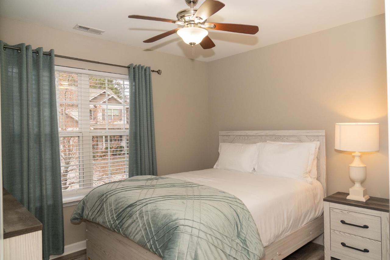 Beautiful Spacious 4 Bedroom House , Sleeps 8+ Raleigh Buitenkant foto